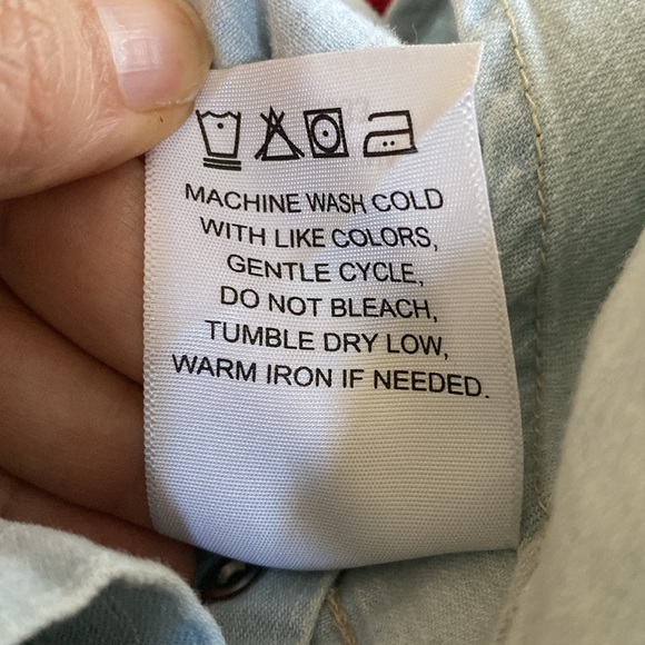 Levi’s Light White Wash Western Chambray Button Down shirt womens size L - Picture 10 of 10